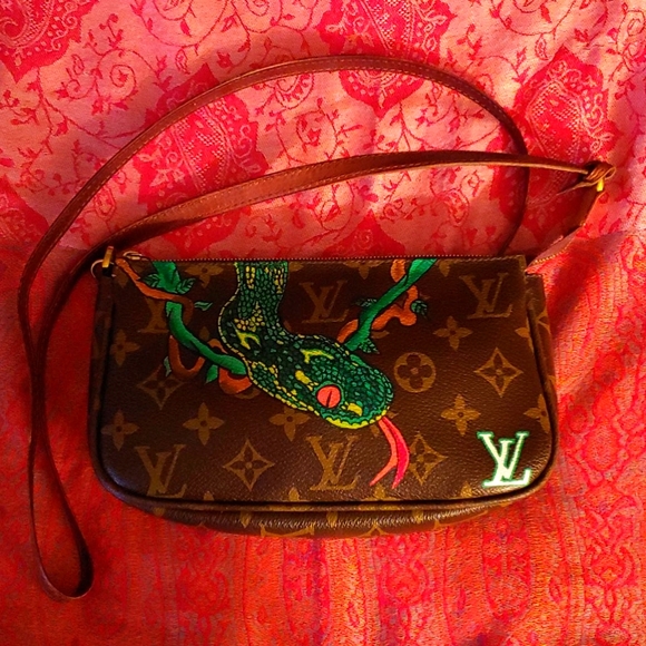 VINTAGE LOUIS VUITTON POCHETTE PURSE